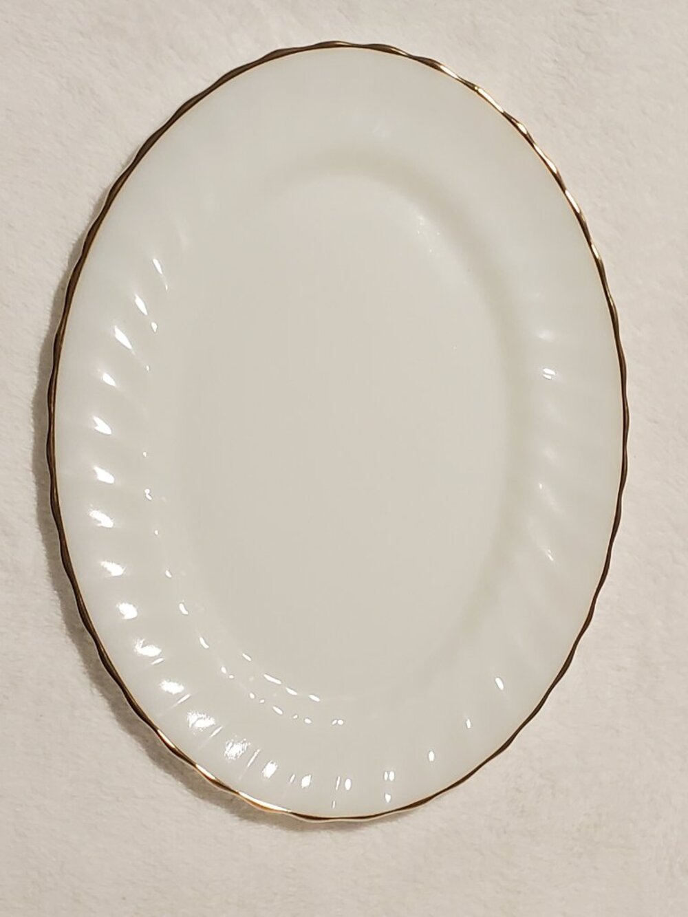 Vintage Anchor Hocking Fire-King Milk Glass Swirl 10 x 13 oval platter EUC!